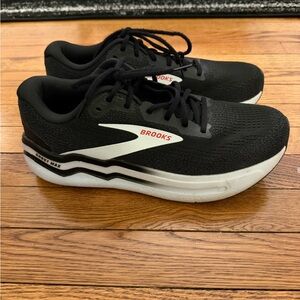 Brooks Men’s Ghost Max 2 Black and White Athletic Sneakers